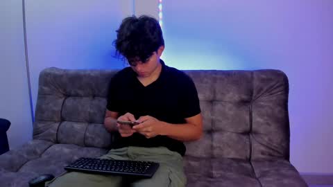  Simon  online show from January 29, 12:45 pm