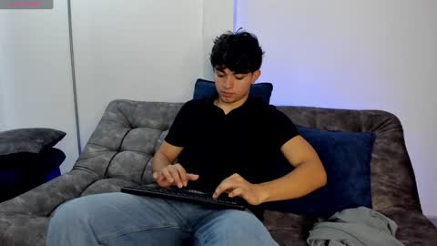  Simon  online show from February 5, 1:44 pm