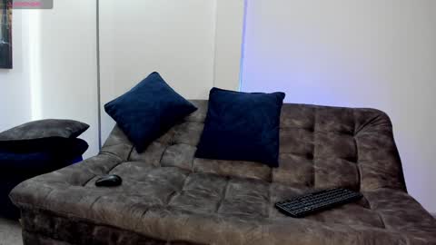  Simon  online show from February 5, 4:47 pm