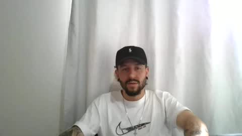 Snapshot of simonm777 chatting on June 9, 5:57 pm simonm777 online show from June 9, 5:57 pm
