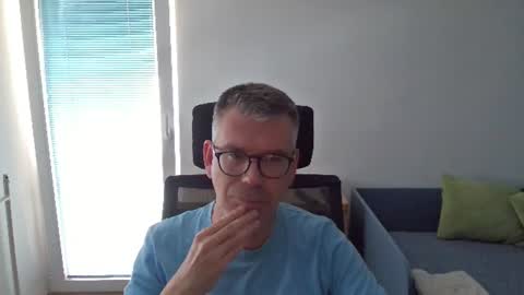 Snapshot of simonveli chatting on June 13, 5:00 pm Simonveli online show from June 13, 5:00 pm