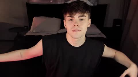 Snapshot of simonwnl chatting on December 4, 12:14 pm Simon online show from December 4, 12:14 pm