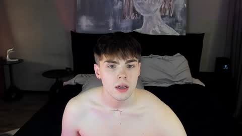 Snapshot of simonwnl chatting on December 6, 6:06 pm Simon online show from December 6, 6:06 pm