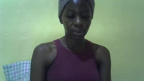 Snapshot of simplyloy33 chatting on April 18, 7:23 am simplyloy33 online show from April 18, 7:23 am
