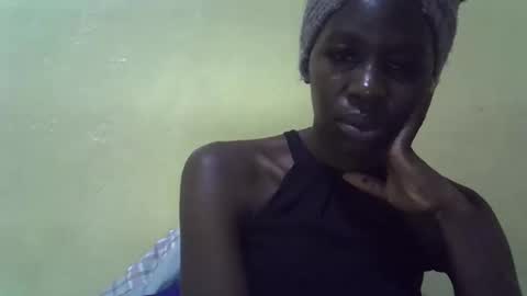 Snapshot of simplyloy33 chatting on April 18, 7:58 pm simplyloy33 online show from April 18, 7:58 pm