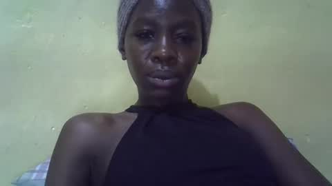 Snapshot of simplyloy33 chatting on April 19, 8:02 am simplyloy33 online show from April 19, 8:02 am