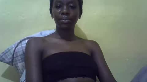 Snapshot of simplyloy33 chatting on April 23, 4:14 am simplyloy33 online show from April 23, 4:14 am