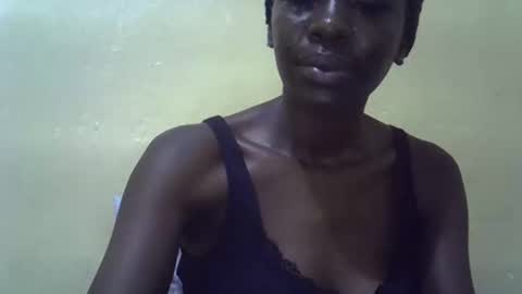 Snapshot of simplyloy33 chatting on April 24, 6:38 am simplyloy33 online show from April 24, 6:38 am