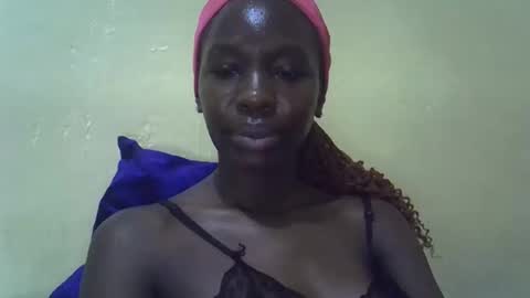 Snapshot of simplyloy33 chatting on May 3, 6:52 am simplyloy33 online show from May 3, 6:52 am
