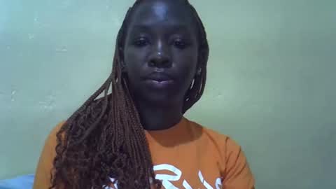 Snapshot of simplyloy33 chatting on May 6, 1:47 am simplyloy33 online show from May 6, 1:47 am