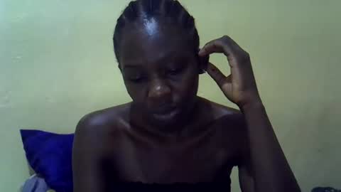 Snapshot of simplyloy33 chatting on July 6, 8:44 am simplyloy33 online show from July 6, 8:44 am