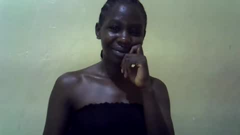 Snapshot of simplyloy33 chatting on July 7, 6:47 am simplyloy33 online show from July 7, 6:47 am