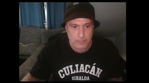 Snapshot of sinalco1975 chatting on May 6, 1:47 am sinalco1975 online show from May 6, 1:47 am