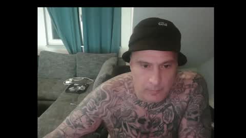 Snapshot of sinalco1975 chatting on May 15, 2:51 am sinalco1975 online show from May 15, 2:51 am