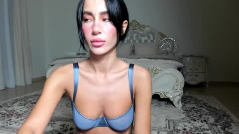 Snapshot of sincerelyc chatting on February 17, 10:27 pm C online show from February 17, 10:27 pm