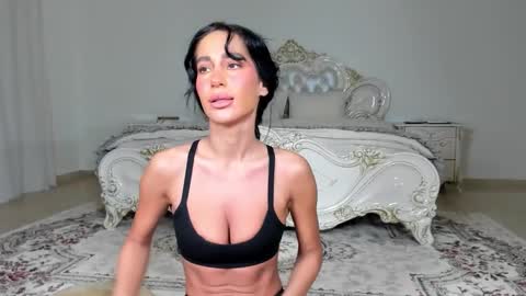 Snapshot of sincerelyc chatting on February 19, 10:17 pm C online show from February 19, 10:17 pm