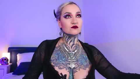 Ms. Sindel online show from October 15, 1:33 pm