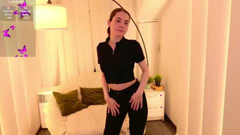 Snapshot of sindell_cryell chatting on June 22, 9:12 pm sindell_cryell online show from June 22, 9:12 pm