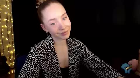 Snapshot of sindiwatsoon chatting on February 10, 2:21 pm Sindi online show from February 10, 2:21 pm