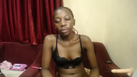 Snapshot of sindoll_ chatting on May 11, 5:43 pm Elsy online show from May 11, 5:43 pm