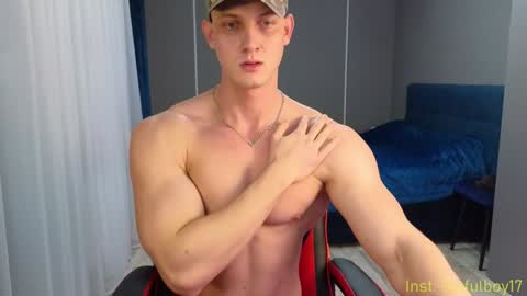 Snapshot of sinffuly chatting on January 30, 6:43 pm Richard online show from January 30, 6:43 pm