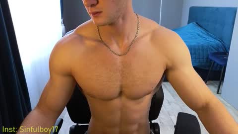 Snapshot of sinffuly chatting on October 8, 9:51 am Richard online show from October 8, 9:51 am