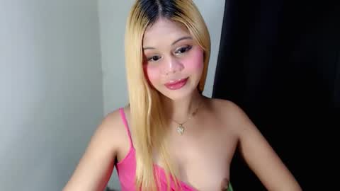 sinfulrose_ online show from March 25, 10:05 pm