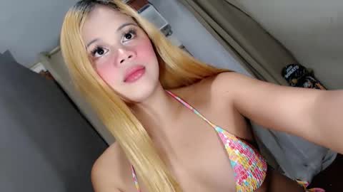 sinfulrose_ online show from April 13, 10:26 pm