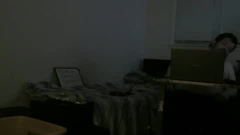 Snapshot of singledude_69 chatting on December 8, 9:57 am SingleDude 69 online show from December 8, 9:57 am