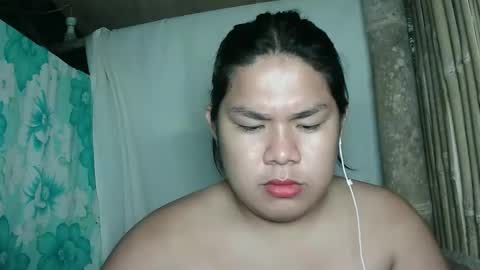Snapshot of singleheart05 chatting on April 24, 2:41 pm singleheart05 online show from April 24, 2:41 pm
