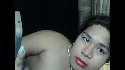 Snapshot of singleheart05 chatting on May 16, 12:51 am singleheart05 online show from May 16, 12:51 am