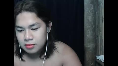 Snapshot of singleheart05 chatting on May 19, 3:24 am singleheart05 online show from May 19, 3:24 am
