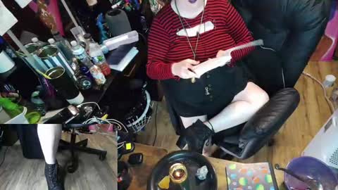 Snapshot of sinstresshemlock chatting on June 11, 2:53 am Sinstress hemlock online show from June 11, 2:53 am