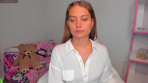 Snapshot of sinti_phillips chatting on June 3, 2:25 am Sitni online show from June 3, 2:25 am