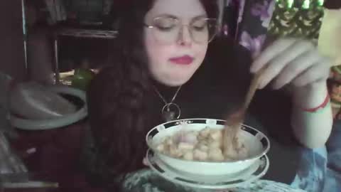 Siofra online show from March 10, 10:45 pm