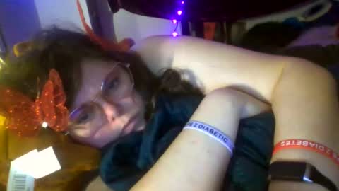 Siofra online show from November 20, 1:17 am