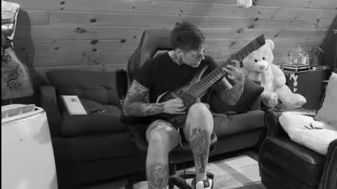 Snapshot of siphonophorstrings chatting on October 7, 10:07 pm Dustbunnyfoofoo online show from October 7, 10:07 pm