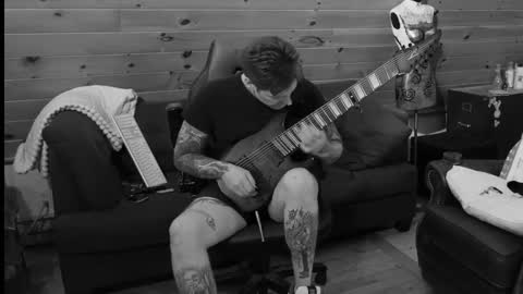 Snapshot of siphonophorstrings chatting on October 21, 5:41 am Dustbunnyfoofoo online show from October 21, 5:41 am