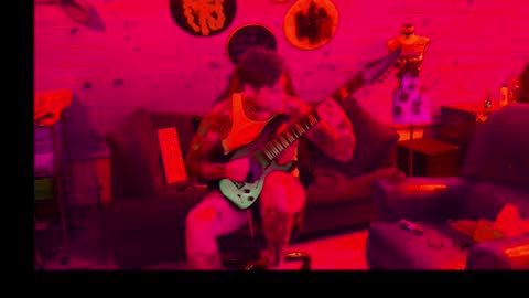 Snapshot of siphonophorstrings chatting on November 15, 8:33 am Dustbunnyfoofoo online show from November 15, 8:33 am