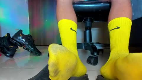 only foot                         worshipers here online show from April 22, 12:57 am