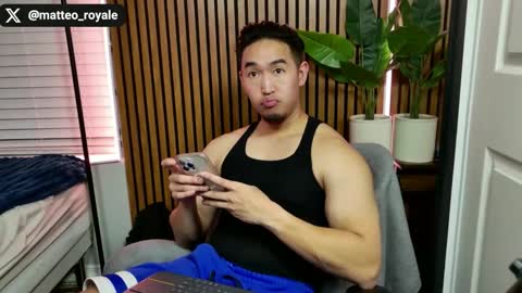 Snapshot of sir_teo chatting on February 10, 2:48 am SIR TEO online show from February 10, 2:48 am