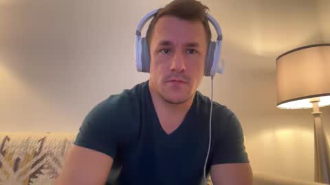 Snapshot of sirbubblesworth chatting on February 21, 12:27 am sirbubblesworth online show from February 21, 12:27 am