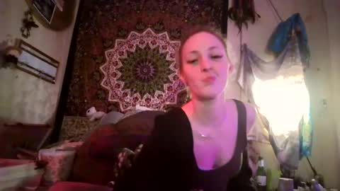 Snapshot of siren_sweetheart chatting on May 23, 3:45 am Venus online show from May 23, 3:45 am