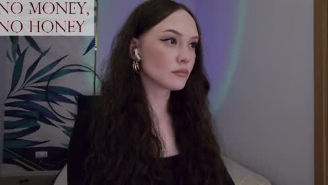 Snapshot of sirenaswhisper chatting on June 13, 8:29 pm Goddess Sirena online show from June 13, 8:29 pm