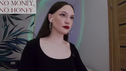 Snapshot of sirenaswhisper chatting on July 11, 1:30 am Goddess Sirena online show from July 11, 1:30 am