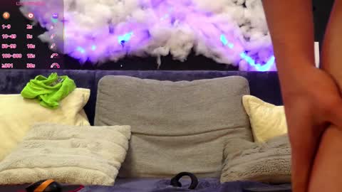 Snapshot of sirredy chatting on September 18, 3:08 am Edy online show from September 18, 3:08 am