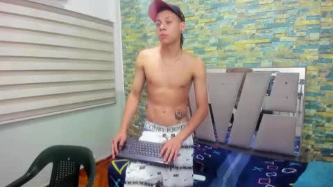 Snapshot of sirryant chatting on February 1, 7:23 pm SIR RYANT online show from February 1, 7:23 pm