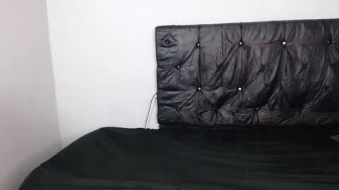 Snapshot of sirryant chatting on October 14, 4:35 am SIR RYANT online show from October 14, 4:35 am