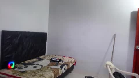 Snapshot of sirryant chatting on February 18, 6:37 pm SIR RYANT online show from February 18, 6:37 pm