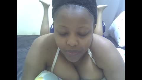 Snapshot of sisibrown97 chatting on April 29, 12:27 am brown online show from April 29, 12:27 am